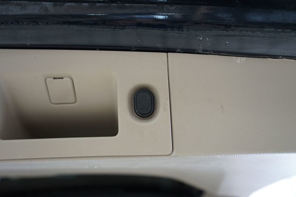 Used 2017 Cadillac Escalade ESV Luxury image 57