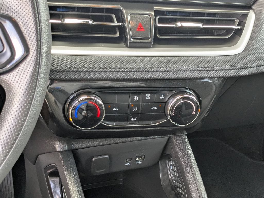 Used 2025 Chevrolet TrailBlazer LT AWD/4WD image 20