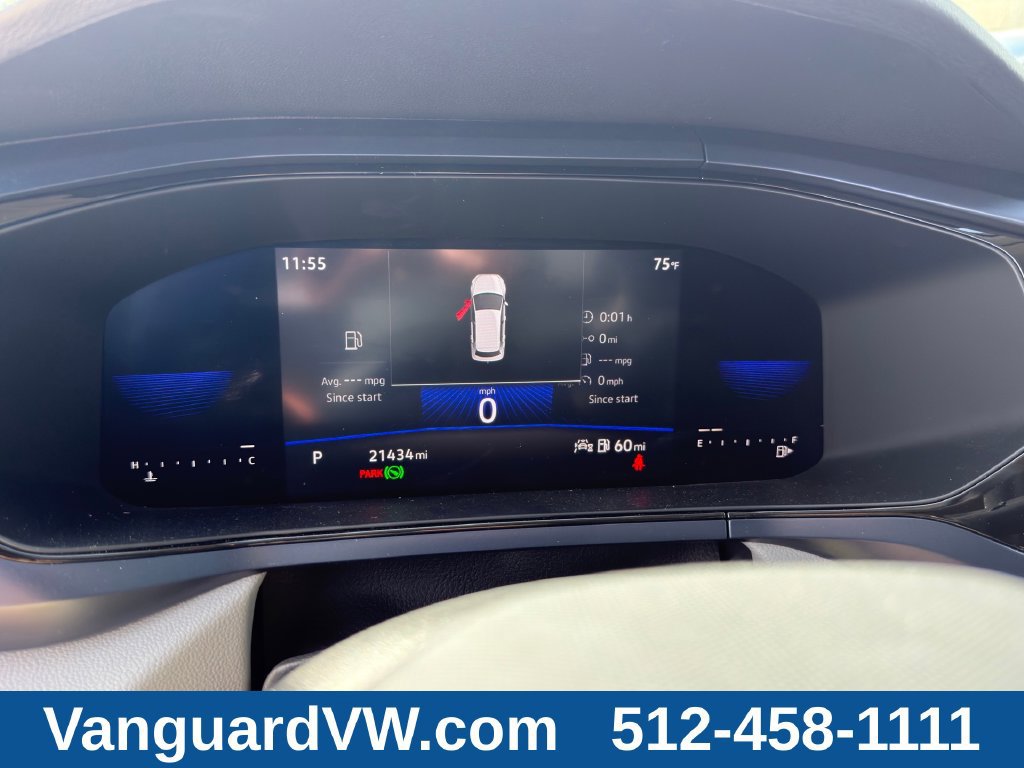 Used 2022 Volkswagen Taos SE w/ Driver Assistance Package FWD image 23