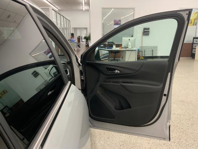 Used 2021 Chevrolet Equinox LT w/ Driver Convenience Package AWD/4WD image 29