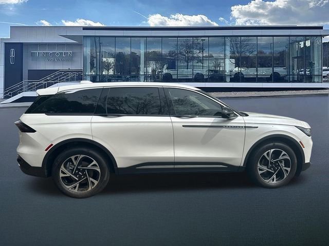 Used 2025 Lincoln Nautilus Premier AWD/4WD image 10