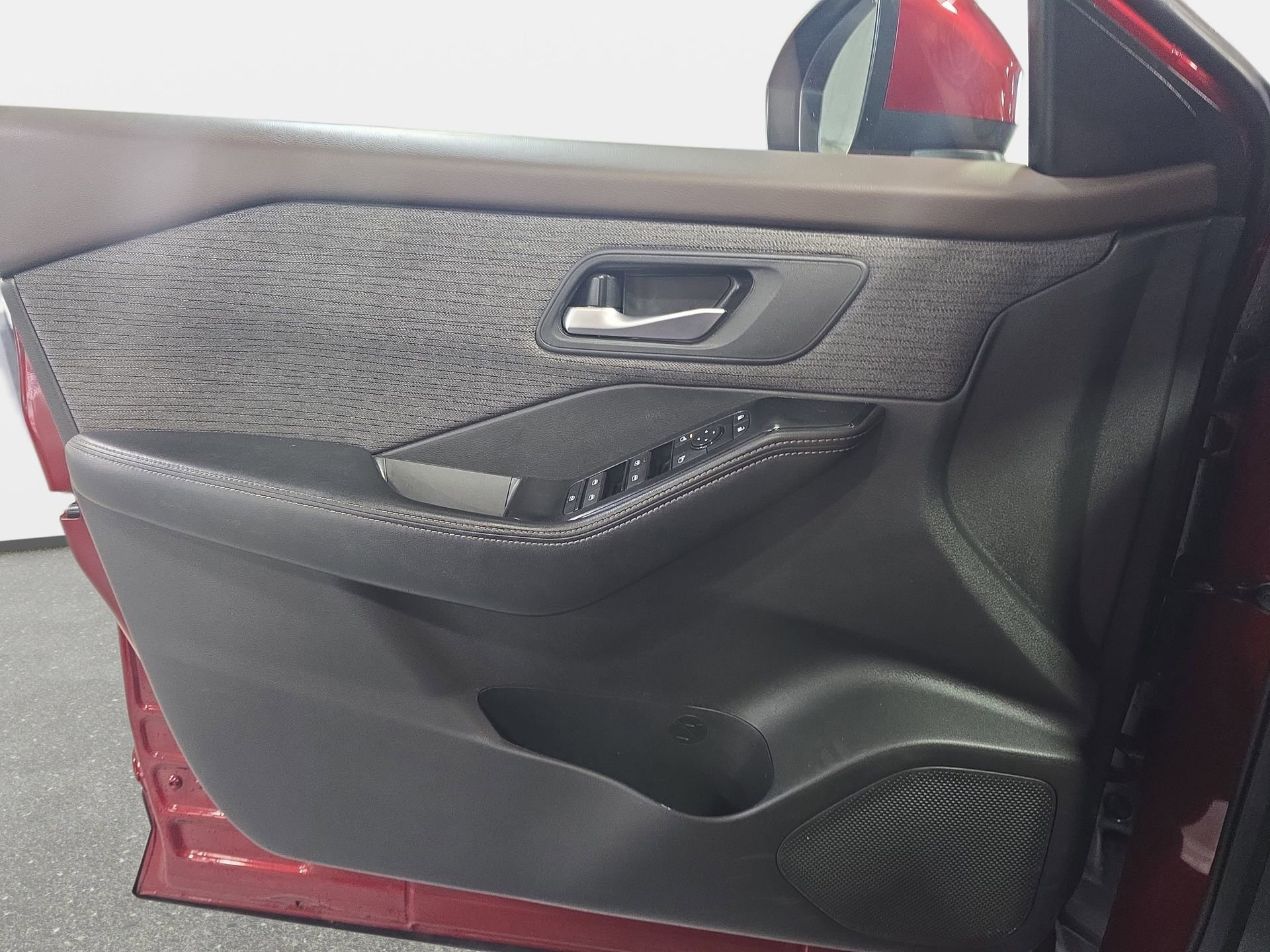 Used 2023 Nissan Rogue SV FWD image 26