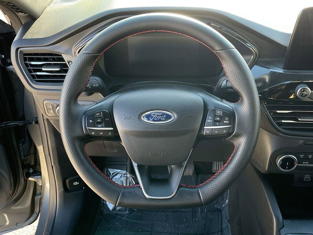 Used 2025 Ford Escape ST-Line w/ Equipment Group 301A image 25