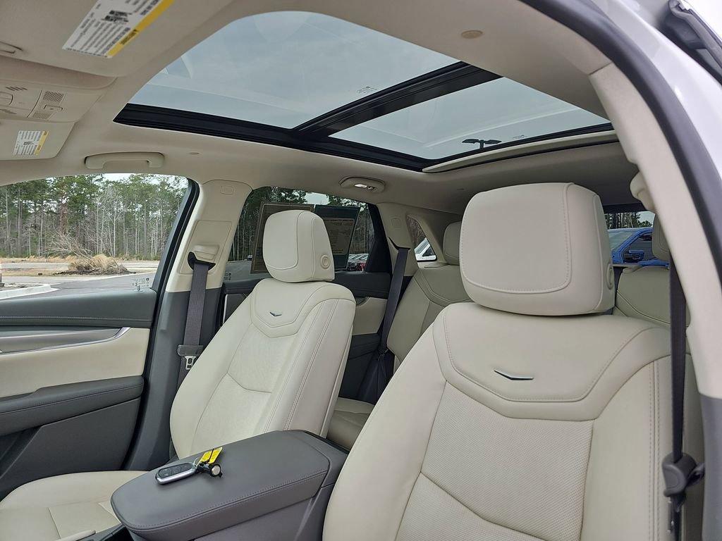 Used 2020 Cadillac XT5 Premium Luxury w/ LPO, Floor Liner Package image 34