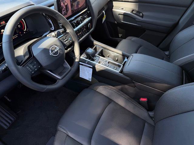 New 2026 Nissan Pathfinder SL FWD image 16