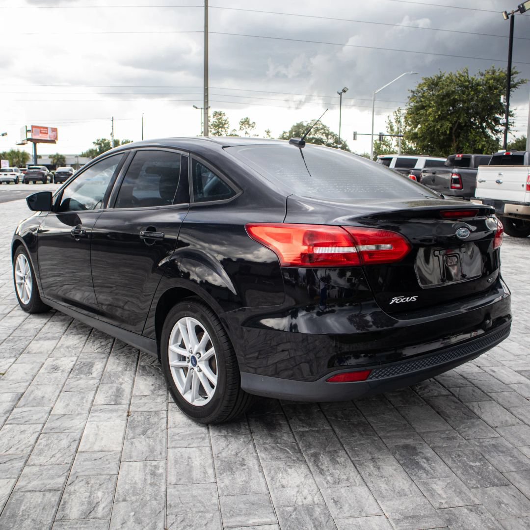 Used 2017 Ford Focus SE FWD image 5
