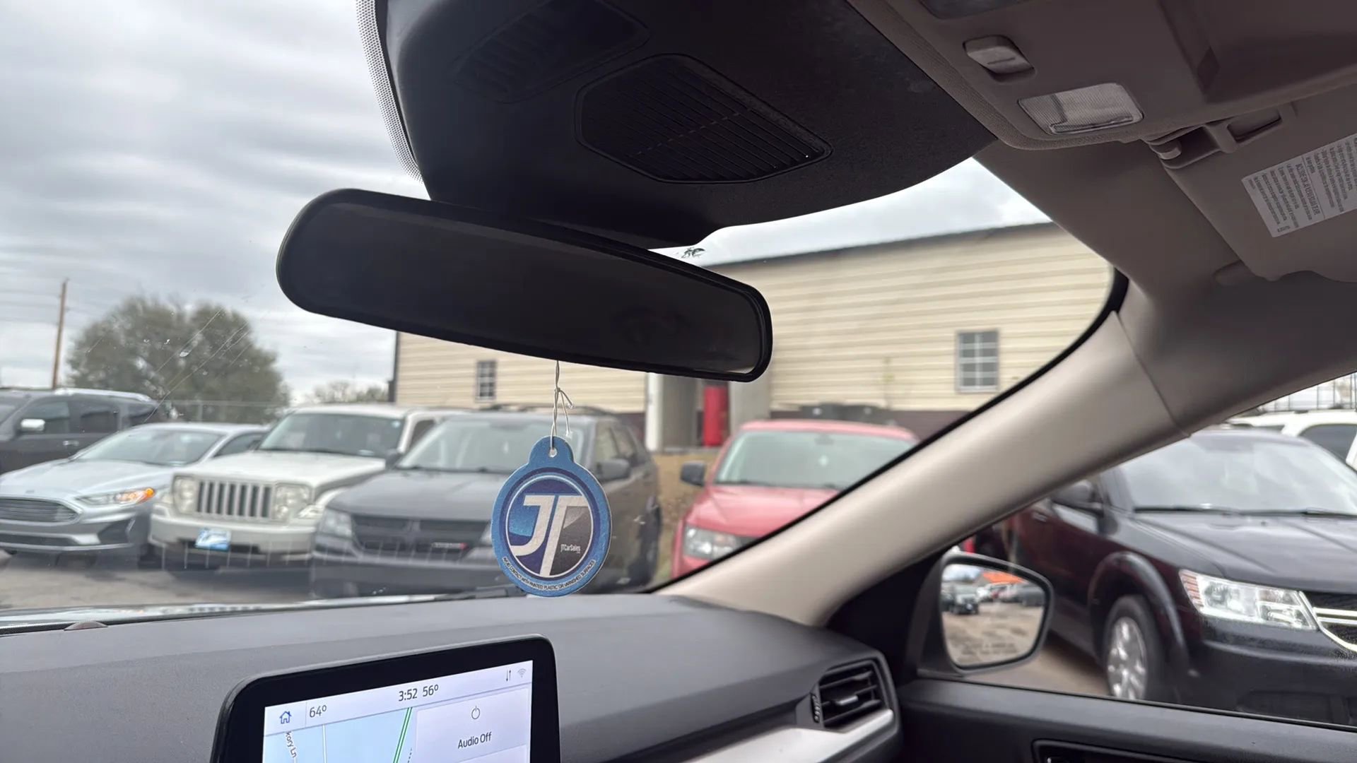 Used 2020 Ford Escape SE image 32