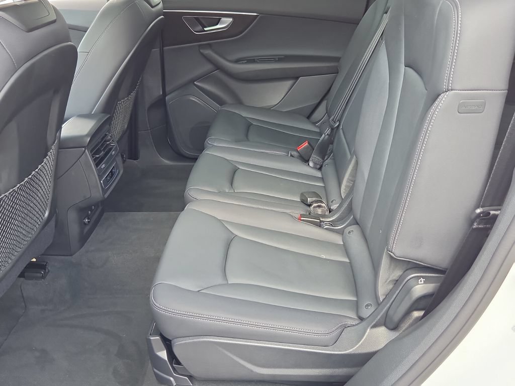 Certified 2025 Audi Q7 3.0T Premium w/ Convenience Package AWD/4WD image 12