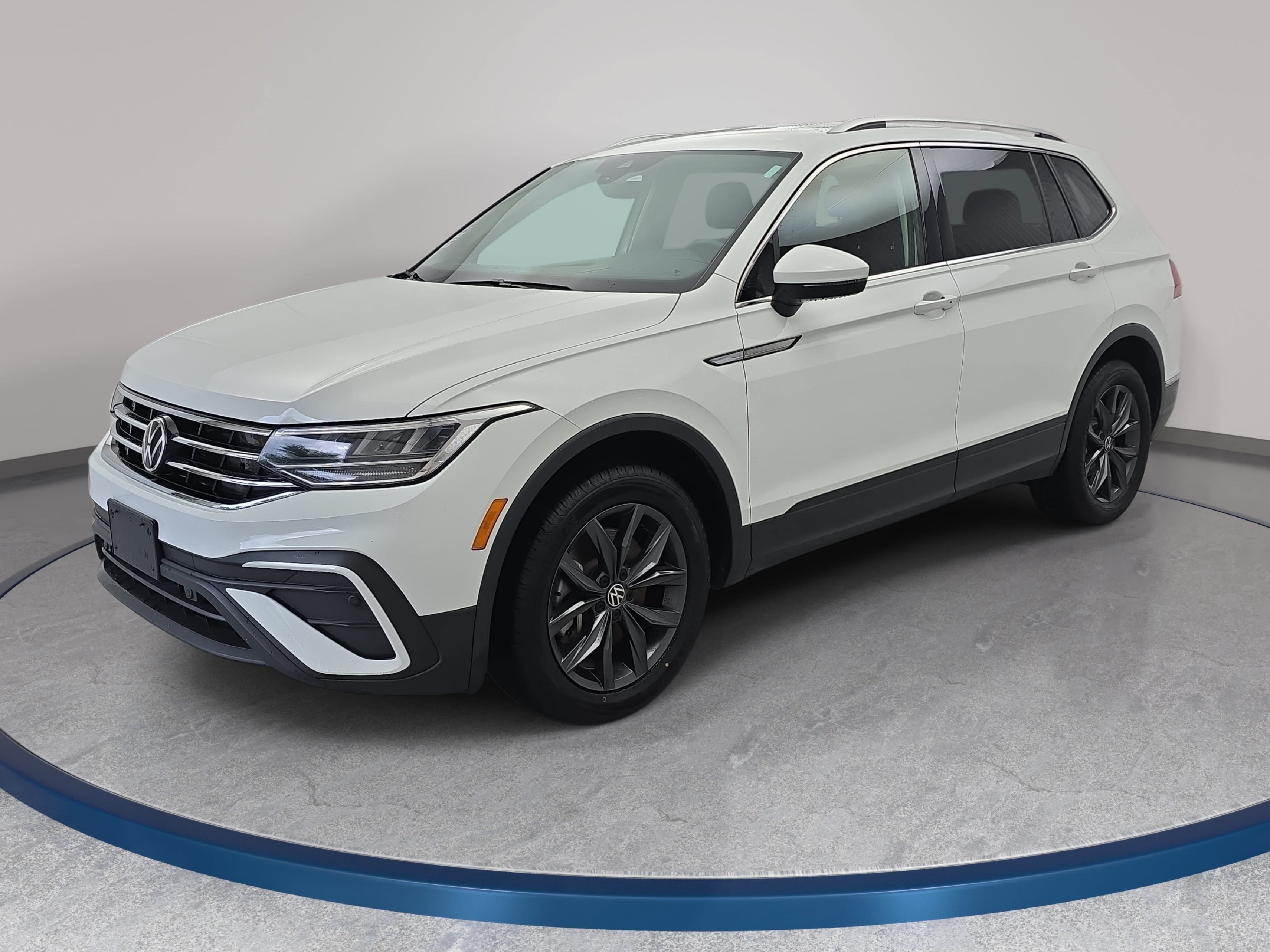 Used 2024 Volkswagen Tiguan SE