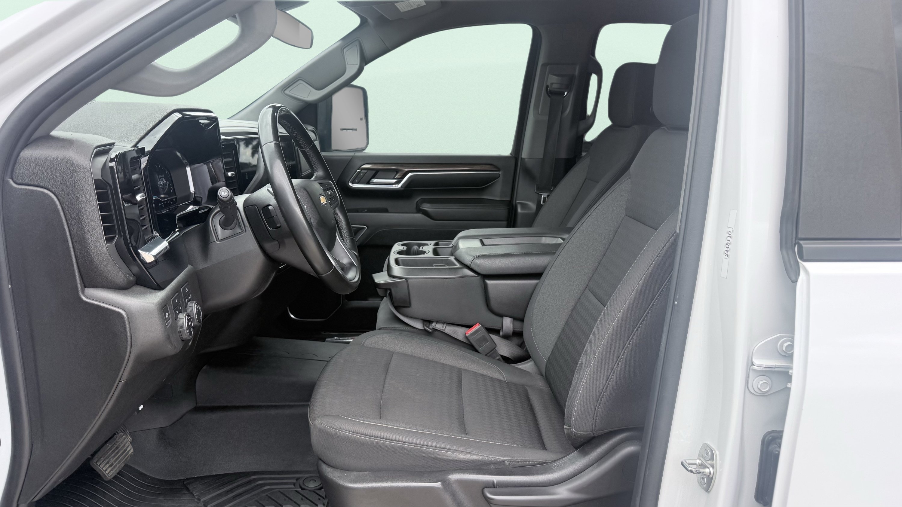 Used 2024 Chevrolet Silverado 2500 LT AWD/4WD image 28