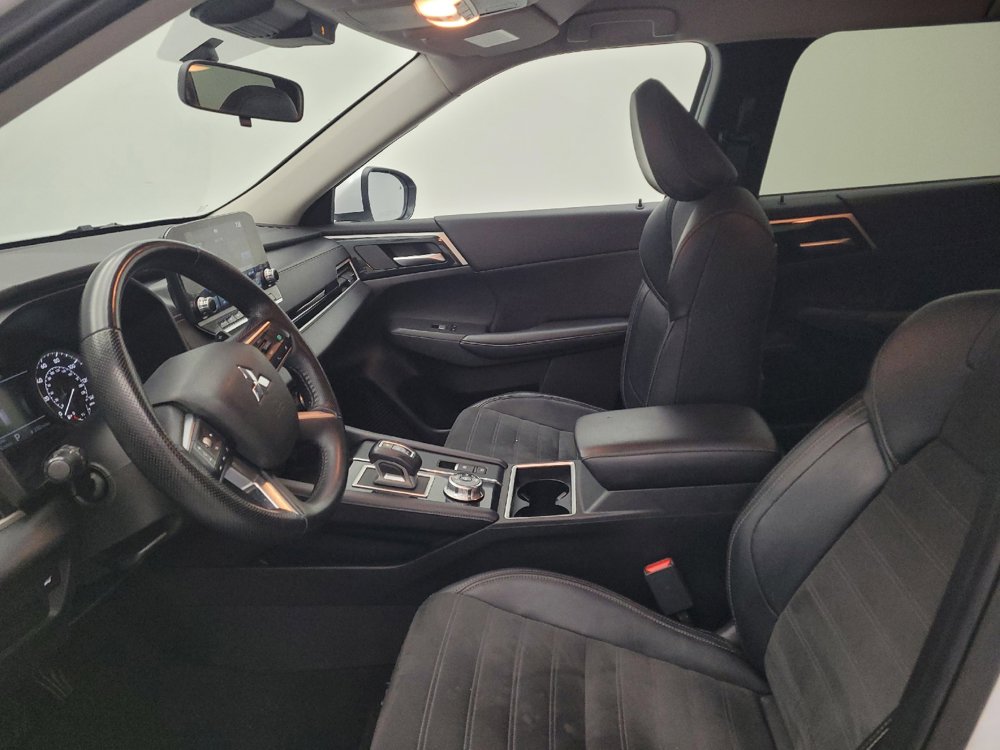 Used 2024 Mitsubishi Outlander SE AWD/4WD image 17