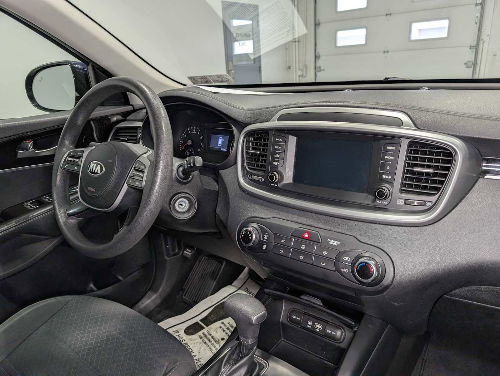 Used 2020 Kia Sorento LX image 37