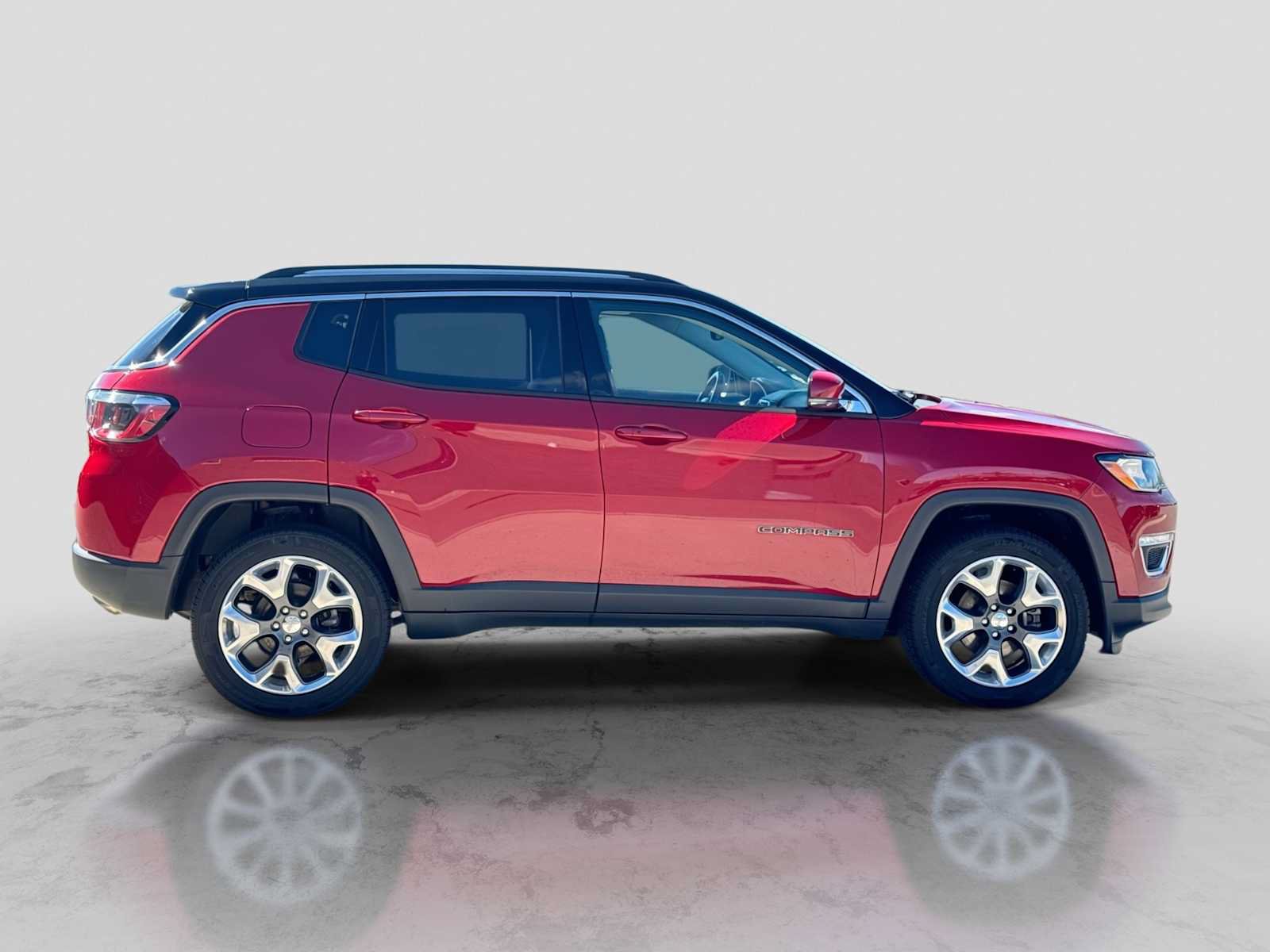 Used 2018 Jeep Compass Limited w/ Navigation Group AWD/4WD image 7