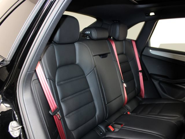 New 2026 Porsche Macan AWD/4WD image 27