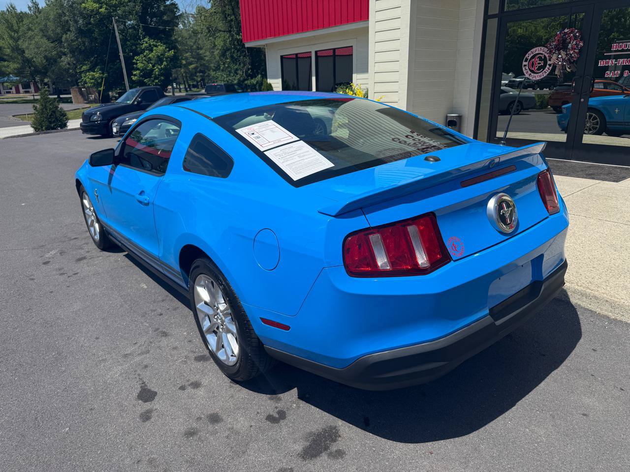 Used 2010 Ford Mustang Premium RWD image 5