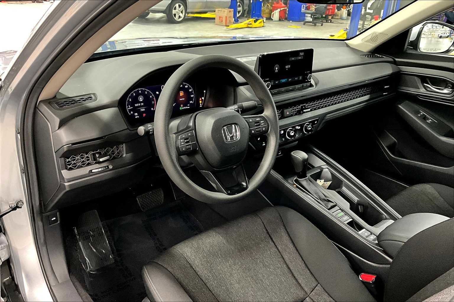 Used 2024 Honda Accord EX image 17