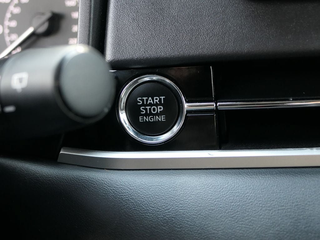 Used 2024 Mitsubishi Outlander SE AWD/4WD image 17
