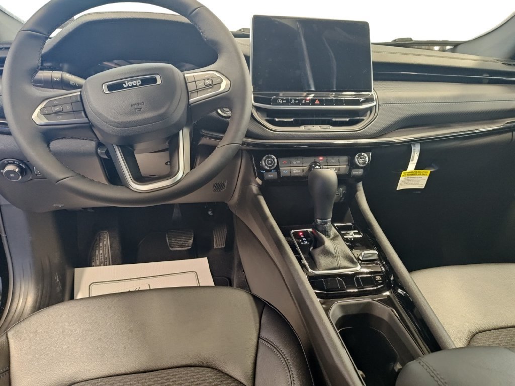 New 2026 Jeep Compass Latitude AWD/4WD image 10