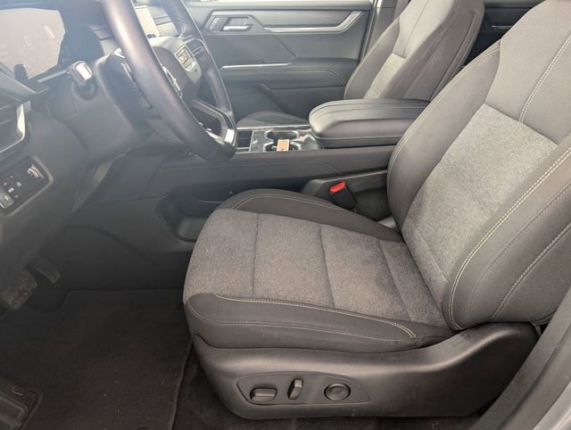 Used 2025 GMC Acadia Elevation image 13