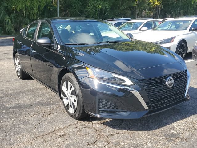 Certified 2025 Nissan Altima 2.5 S FWD image 25