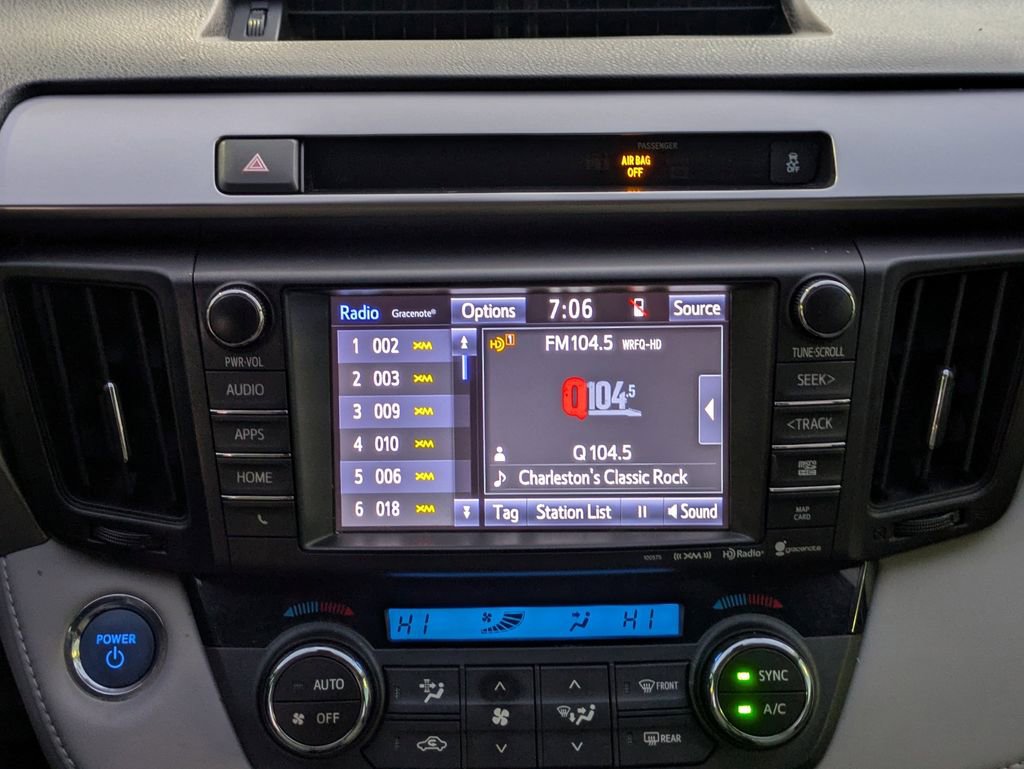 Used 2016 Toyota RAV4 Limited image 19