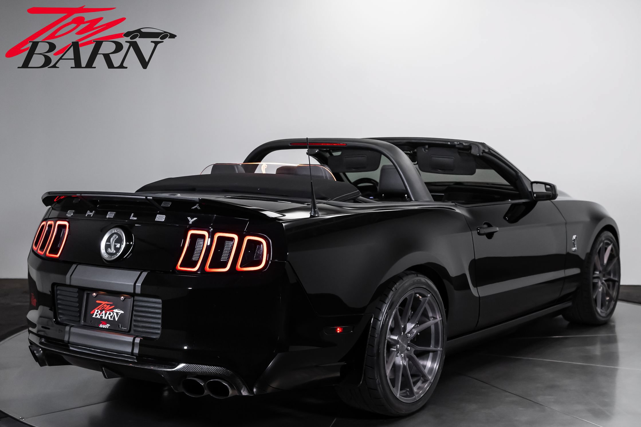 Used 2014 Ford Mustang Shelby GT500 w/ Equipment Group 821A RWD image 5