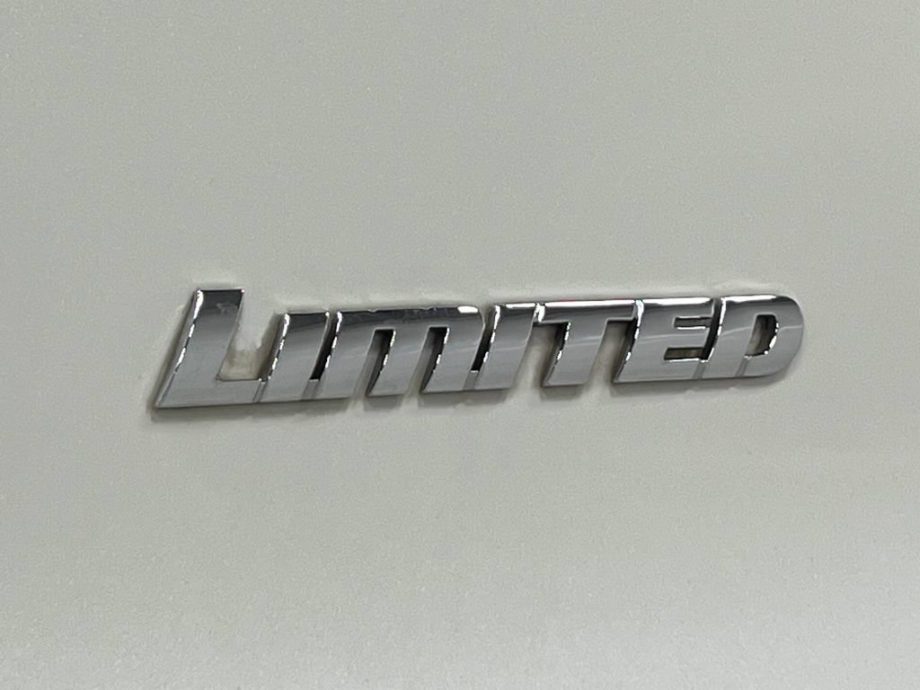 Used 2016 Toyota 4Runner Limited AWD/4WD image 41
