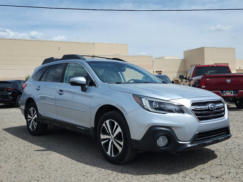 Used 2018 Subaru Outback 2.5i Limited image 3