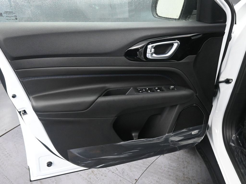 New 2026 Jeep Compass Latitude w/ Sun and Sound Group image 12