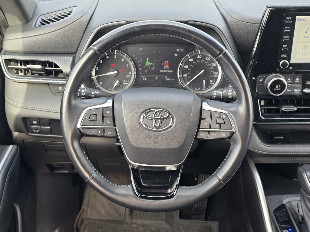 Used 2021 Toyota Highlander XSE AWD/4WD image 16