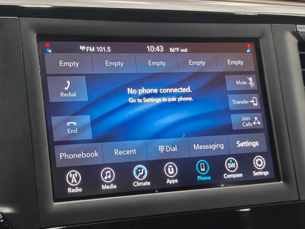 Used 2020 Chrysler Voyager L FWD image 34