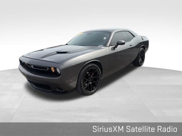 Used 2017 Dodge Challenger SXT image 7