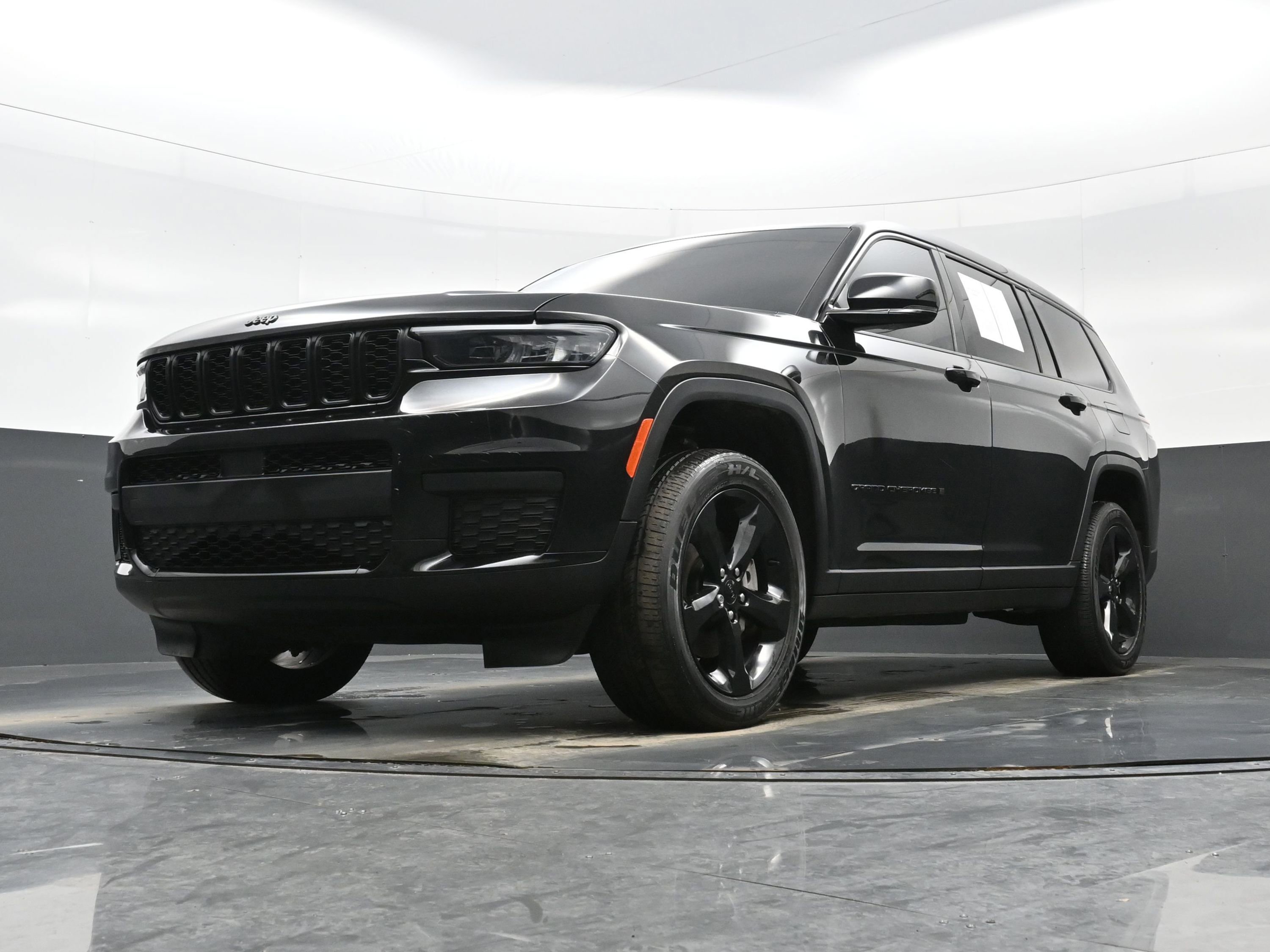 Used 2024 Jeep Grand Cherokee L Altitude image 25