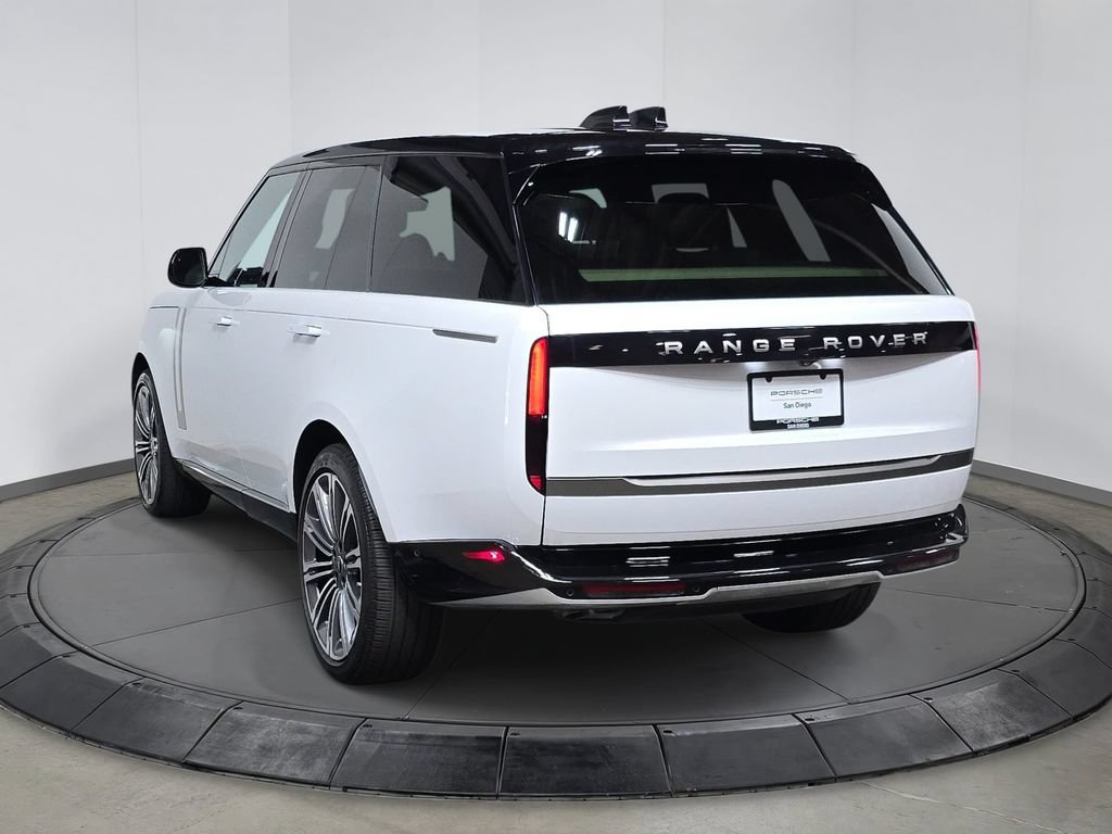 Used 2025 Land Rover Range Rover SE AWD/4WD image 3