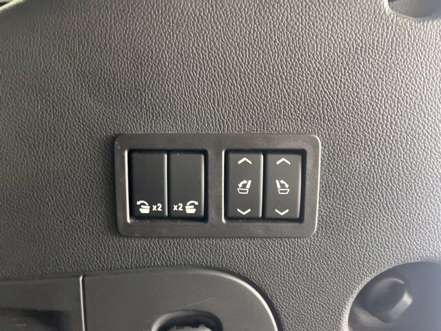 Used 2017 Cadillac Escalade Premium Luxury RWD image 9