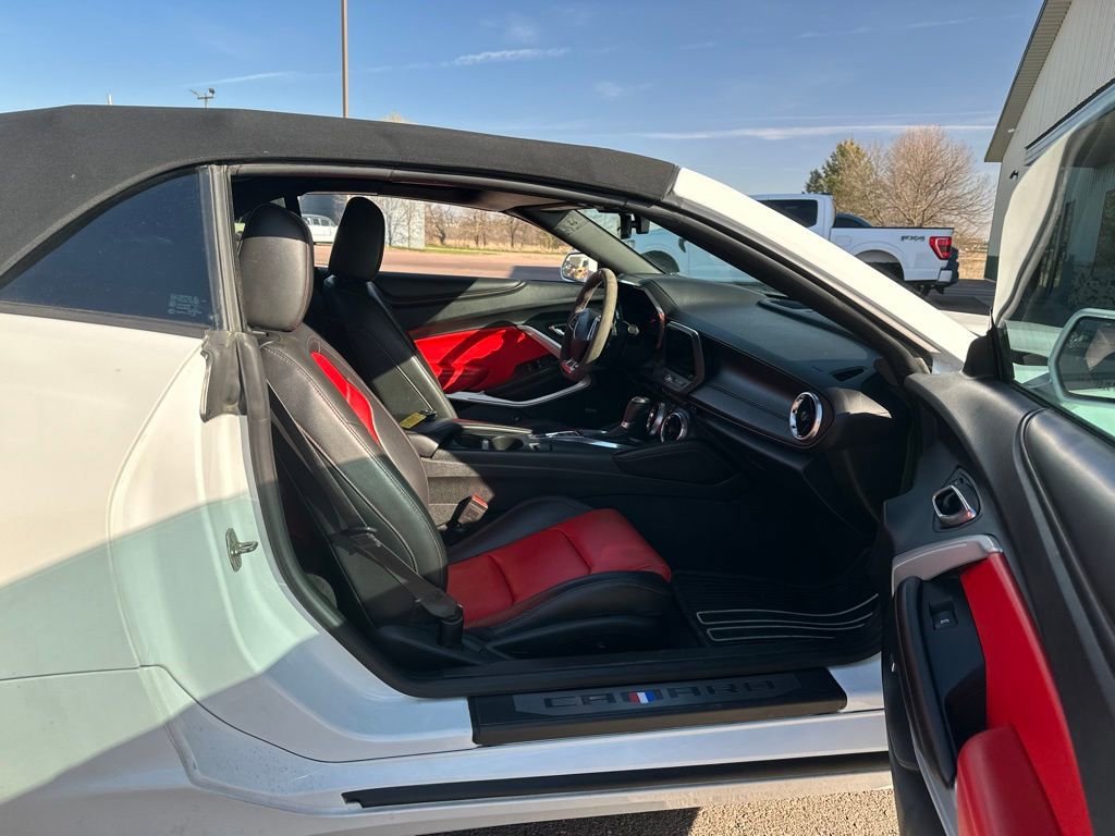 Used 2016 Chevrolet Camaro SS image 25