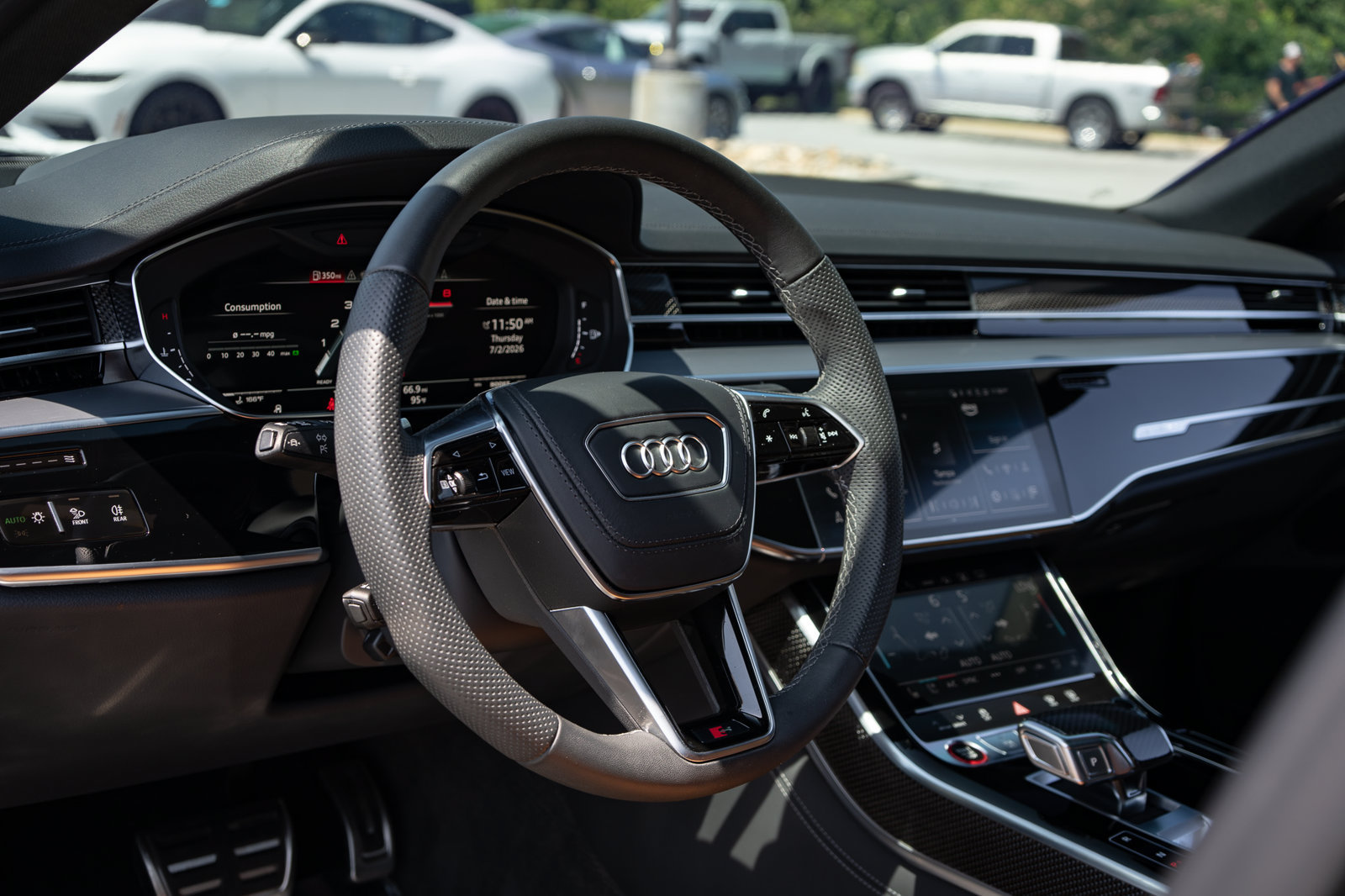 Used 2024 Audi S8 AWD/4WD image 29