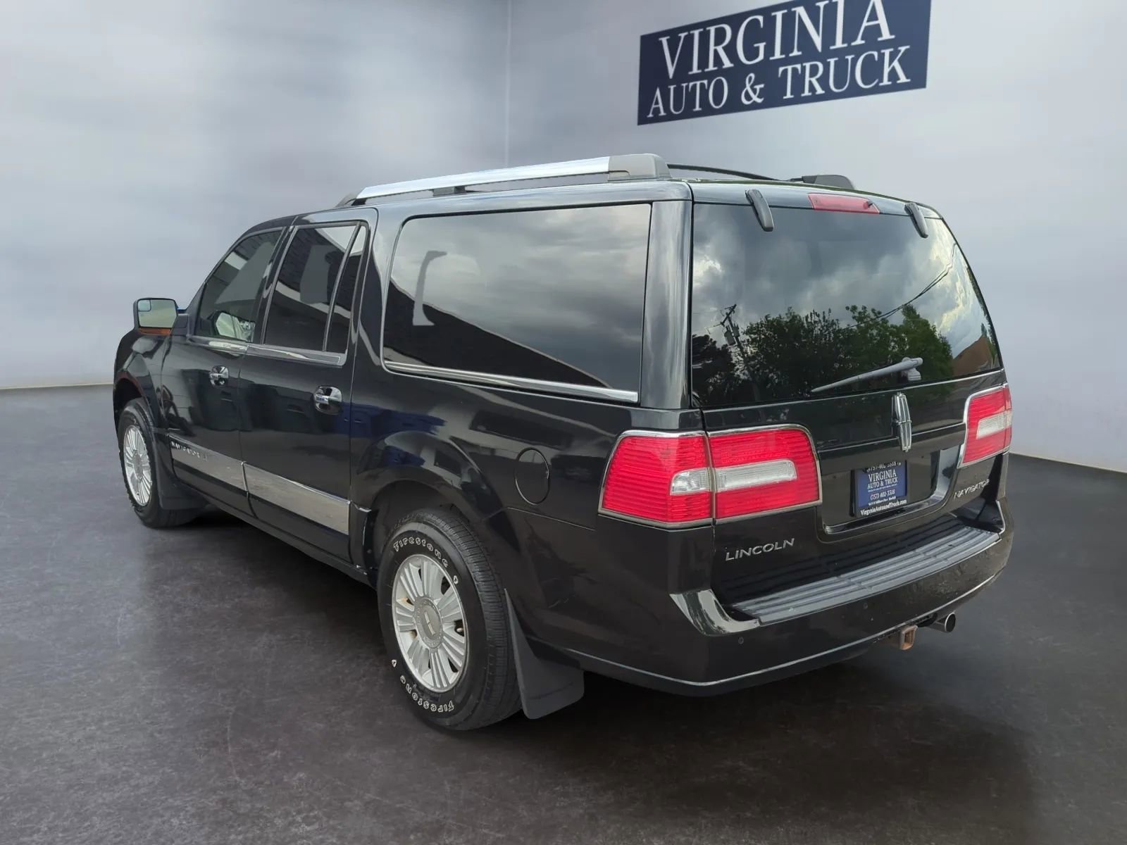 Used 2014 Lincoln Navigator L 4WD image 10