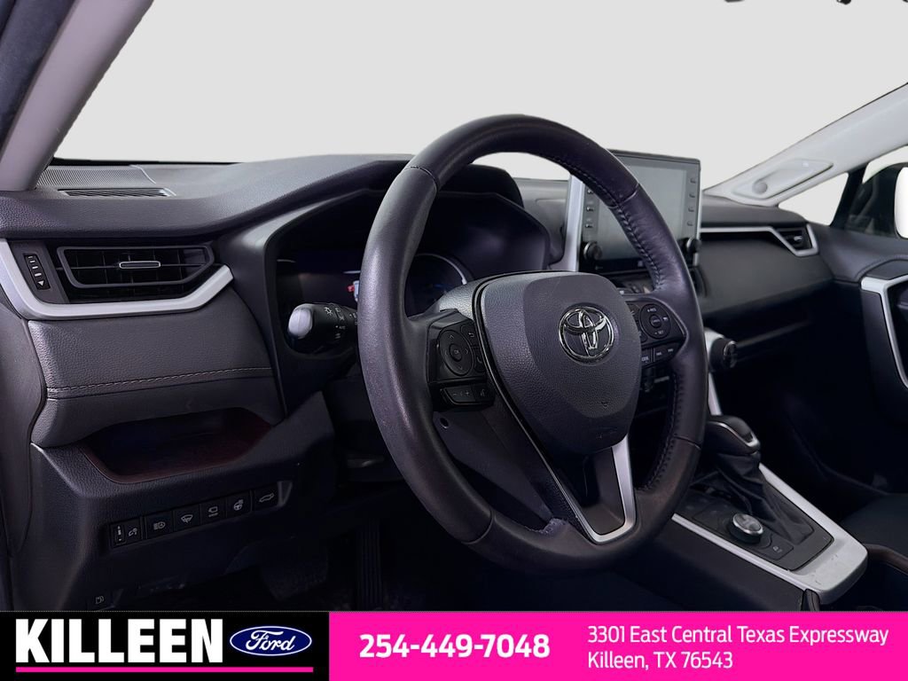 Used 2022 Toyota RAV4 Limited image 10