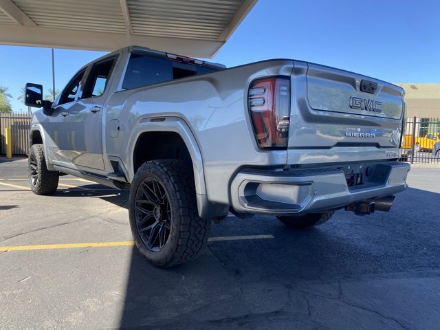 Used 2025 GMC Sierra 2500 AT4 w/ AT4 Premium Plus Package image 2