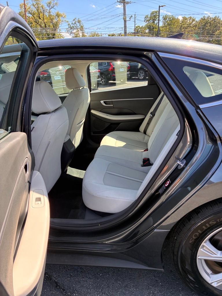 Used 2023 Hyundai Sonata SE w/ Cargo Package FWD image 21