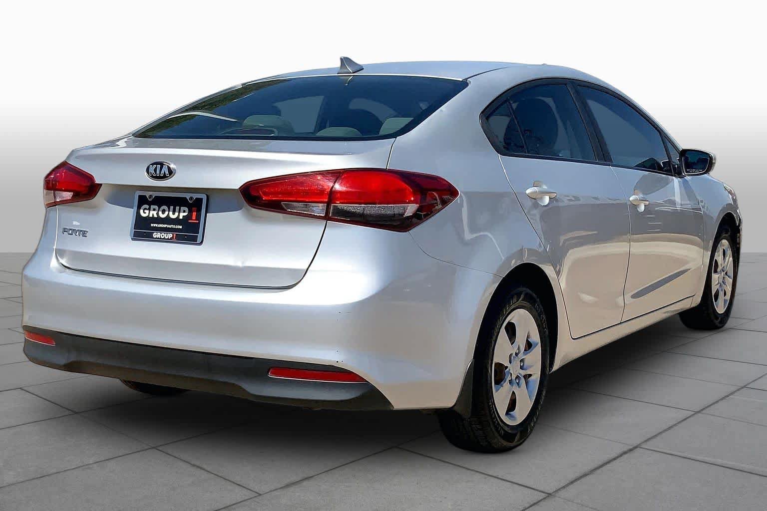 Used 2018 Kia Forte LX FWD image 12