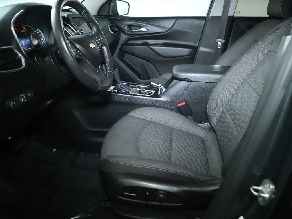 Used 2020 Chevrolet Equinox LT w/ Driver Convenience Package AWD/4WD image 18