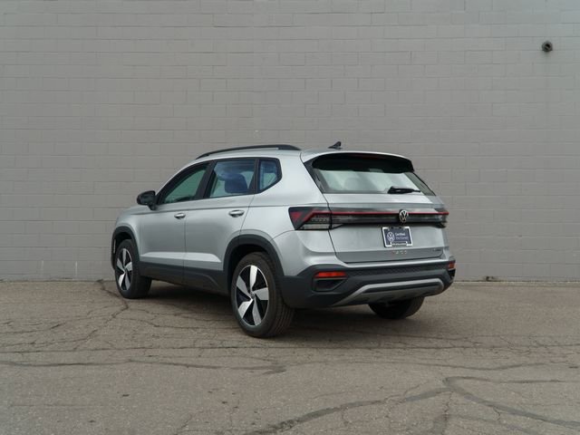 Used 2025 Volkswagen Taos S AWD/4WD image 3