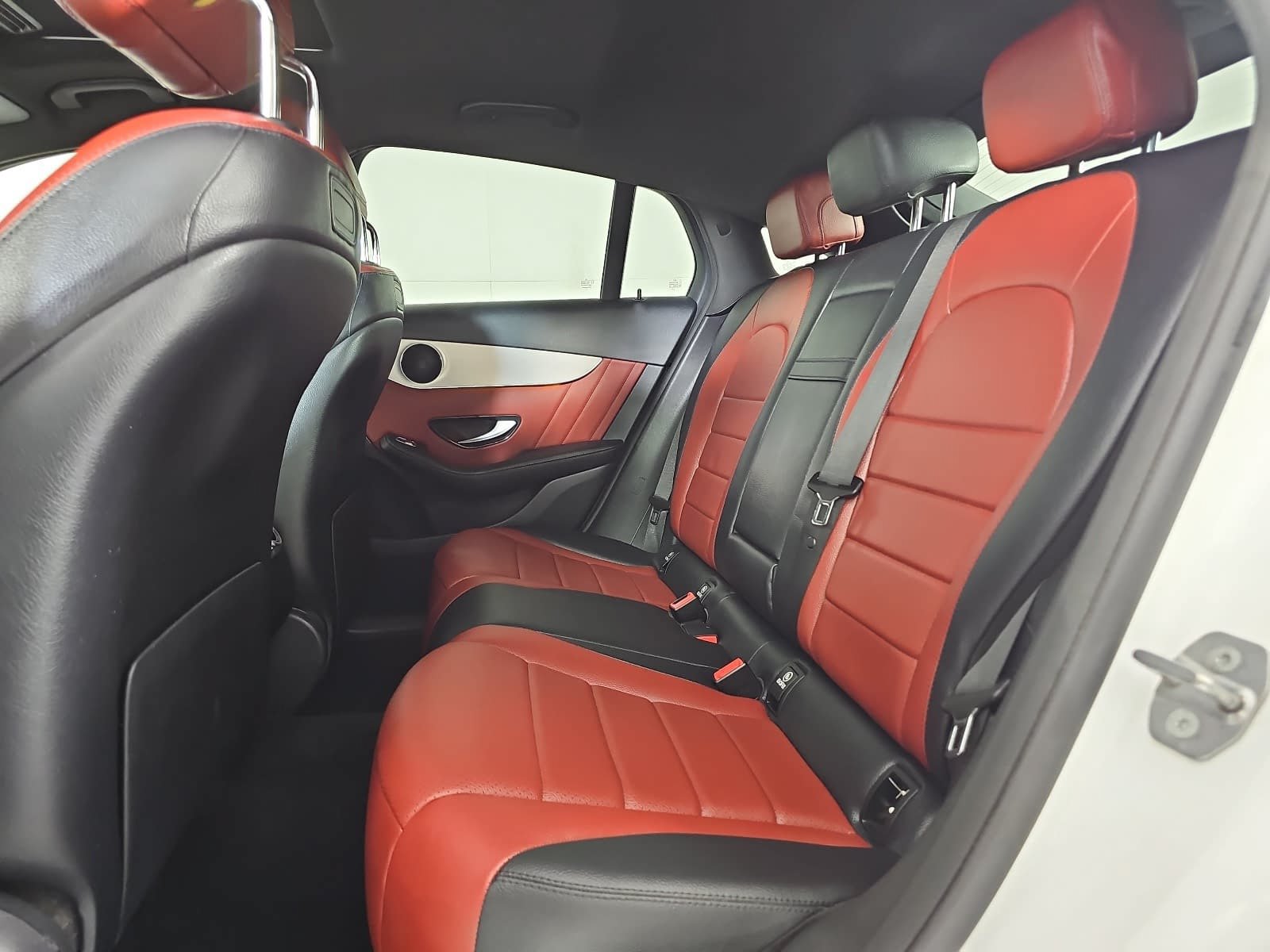 Used 2019 Mercedes-Benz GLC 300 4MATIC Coupe image 14