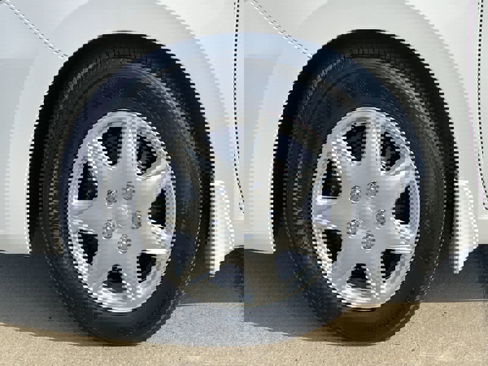 Used 2025 Nissan Versa S w/ Trunk Package image 24