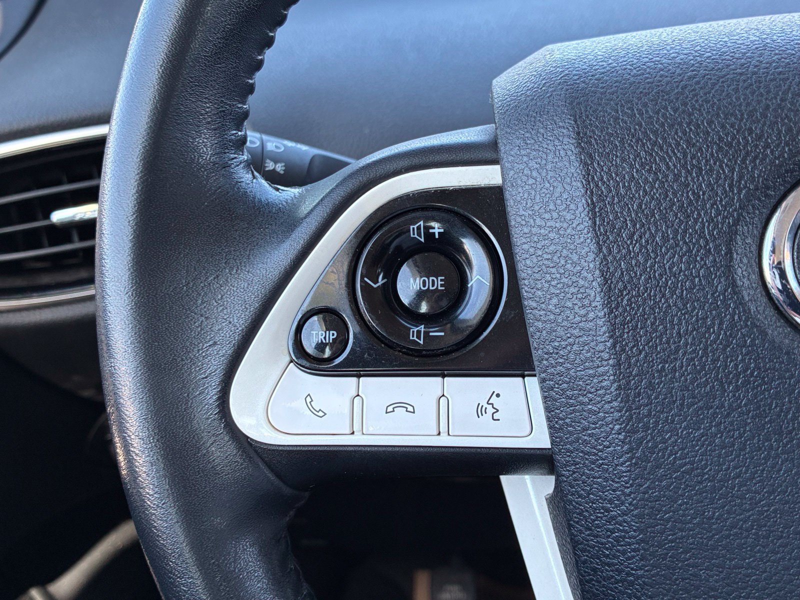 Used 2018 Toyota Prius Prime Plus FWD image 22