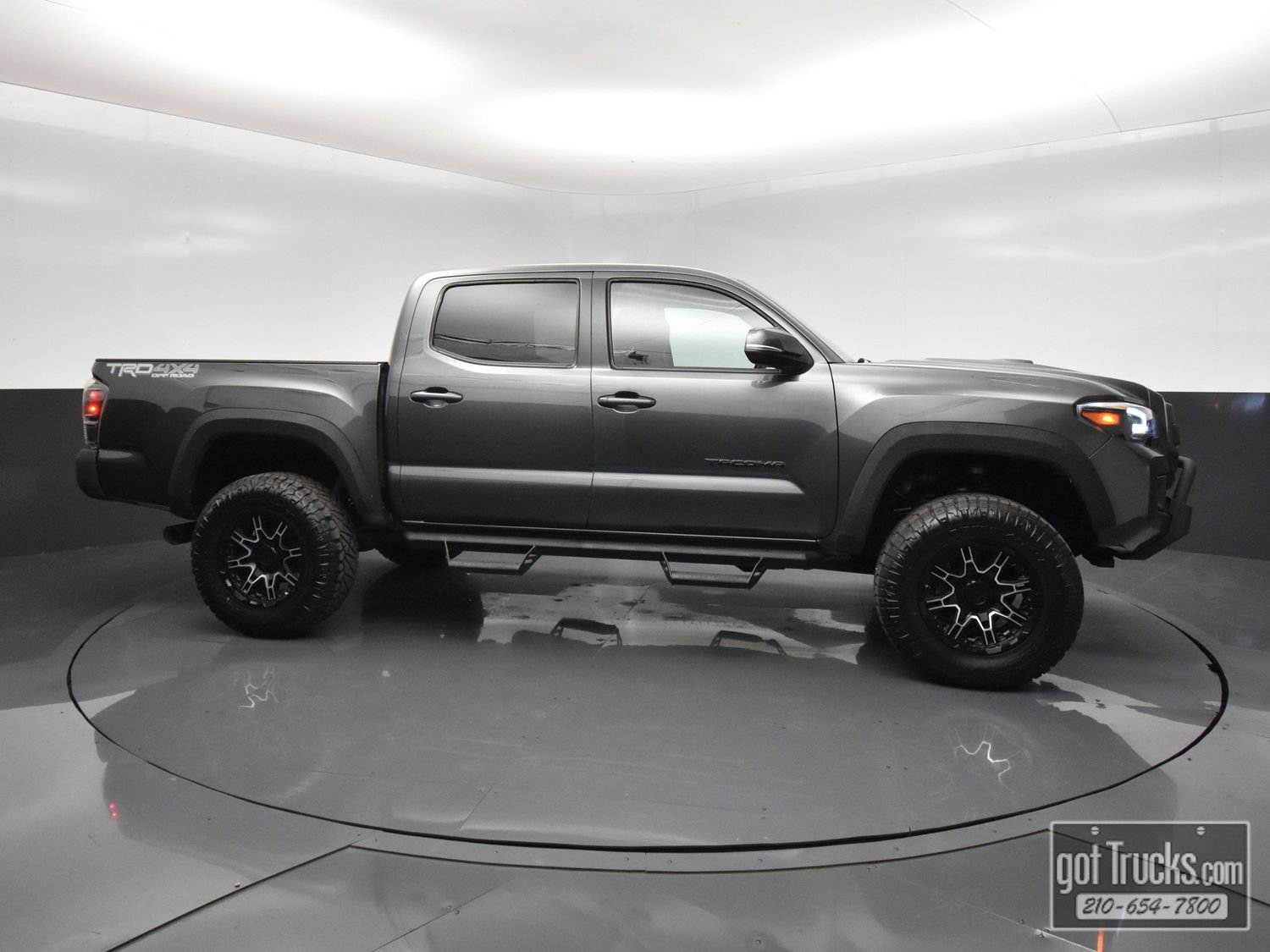 Used 2018 Toyota Tacoma TRD Off-Road AWD/4WD image 50
