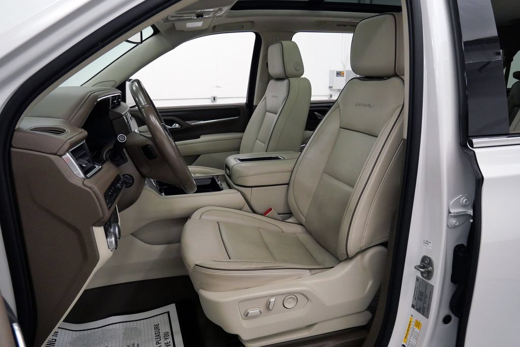 Used 2023 GMC Yukon XL Denali AWD/4WD image 11