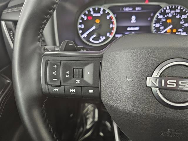 Used 2025 Nissan Rogue SV image 30